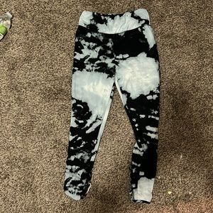 Black and white tye dye effect, Rue21 leggings, size M